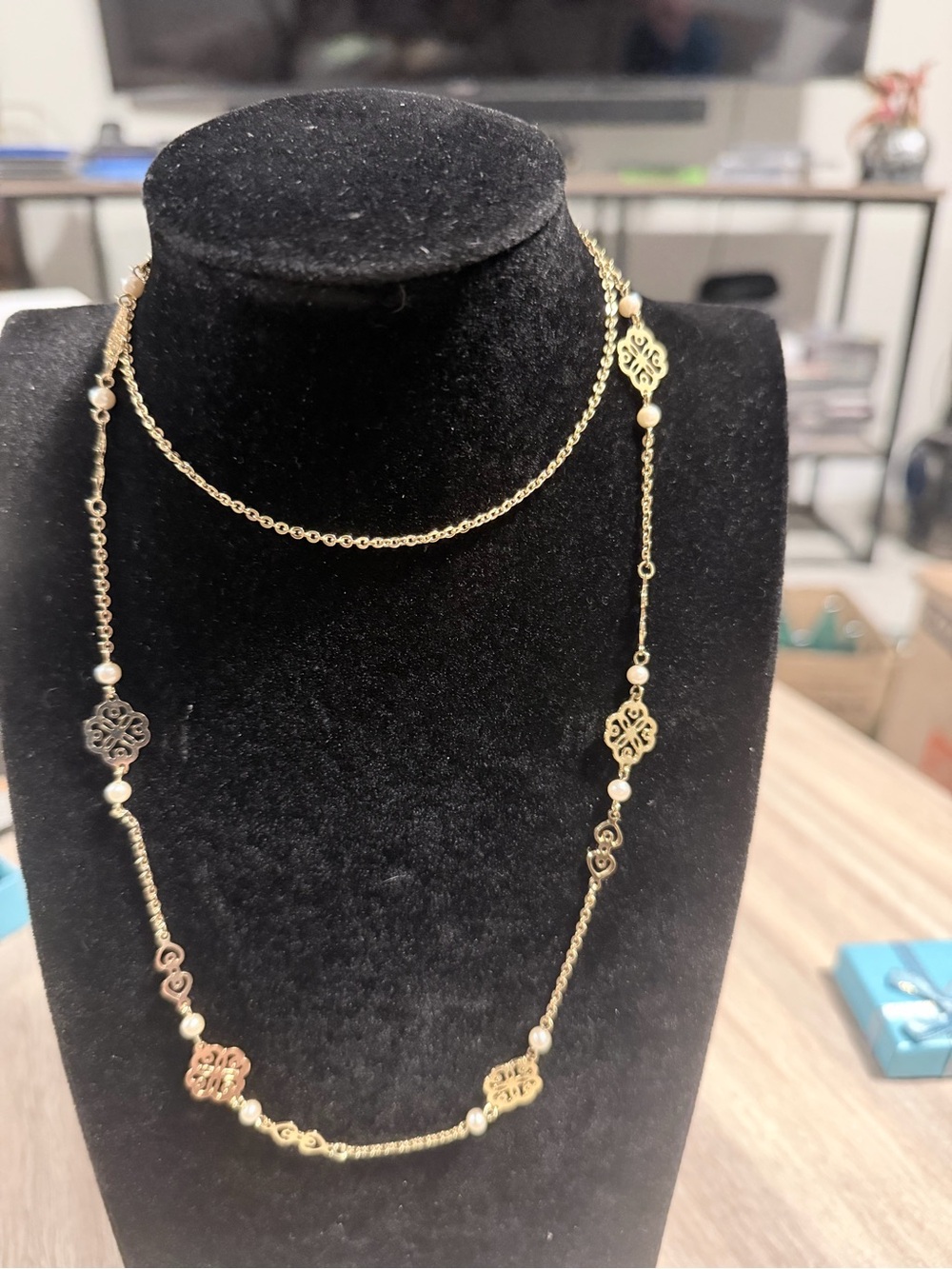Elegant Gold-Tone Filigree and Pearl Station Necklace